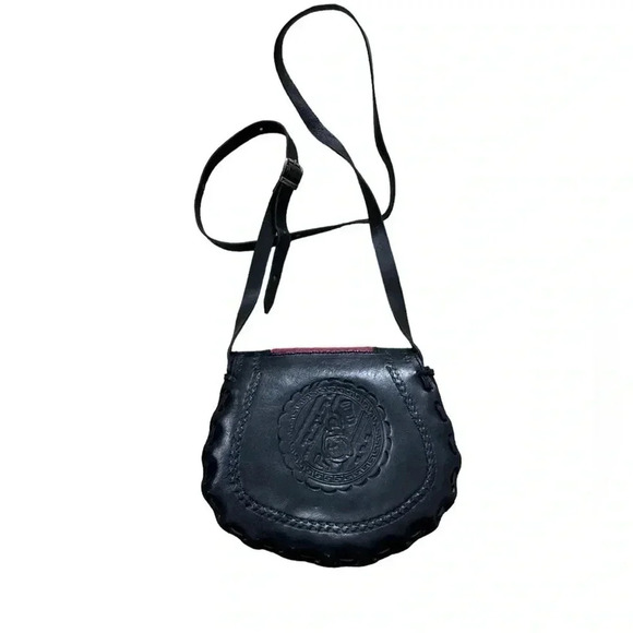 Vintage 1970’s Western Tooled Atzec Leather Crossbody Bag 8”h x 7”I - Picture 2 of 12